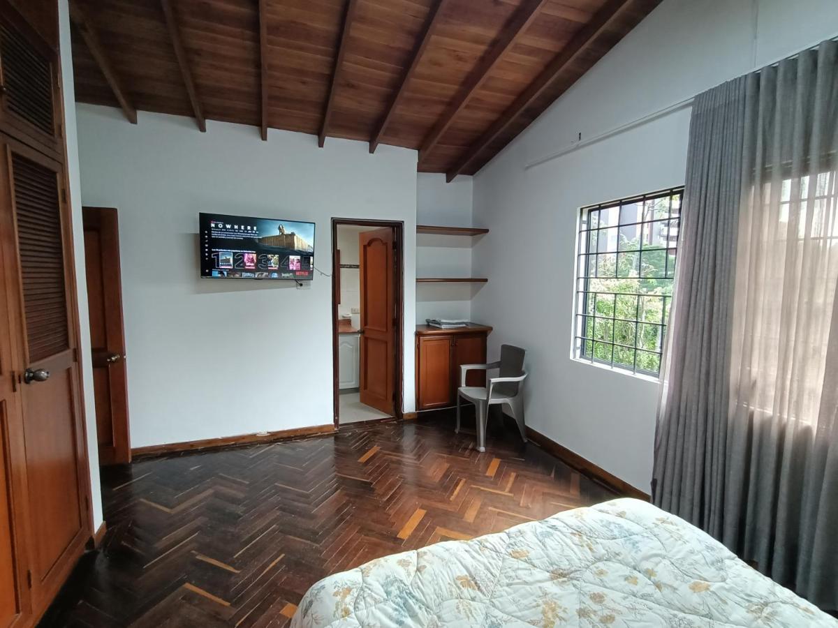 Casa Campestre Con Terraza 10 - San Lucas - El Poblado Сasa de vacaciones Medellín